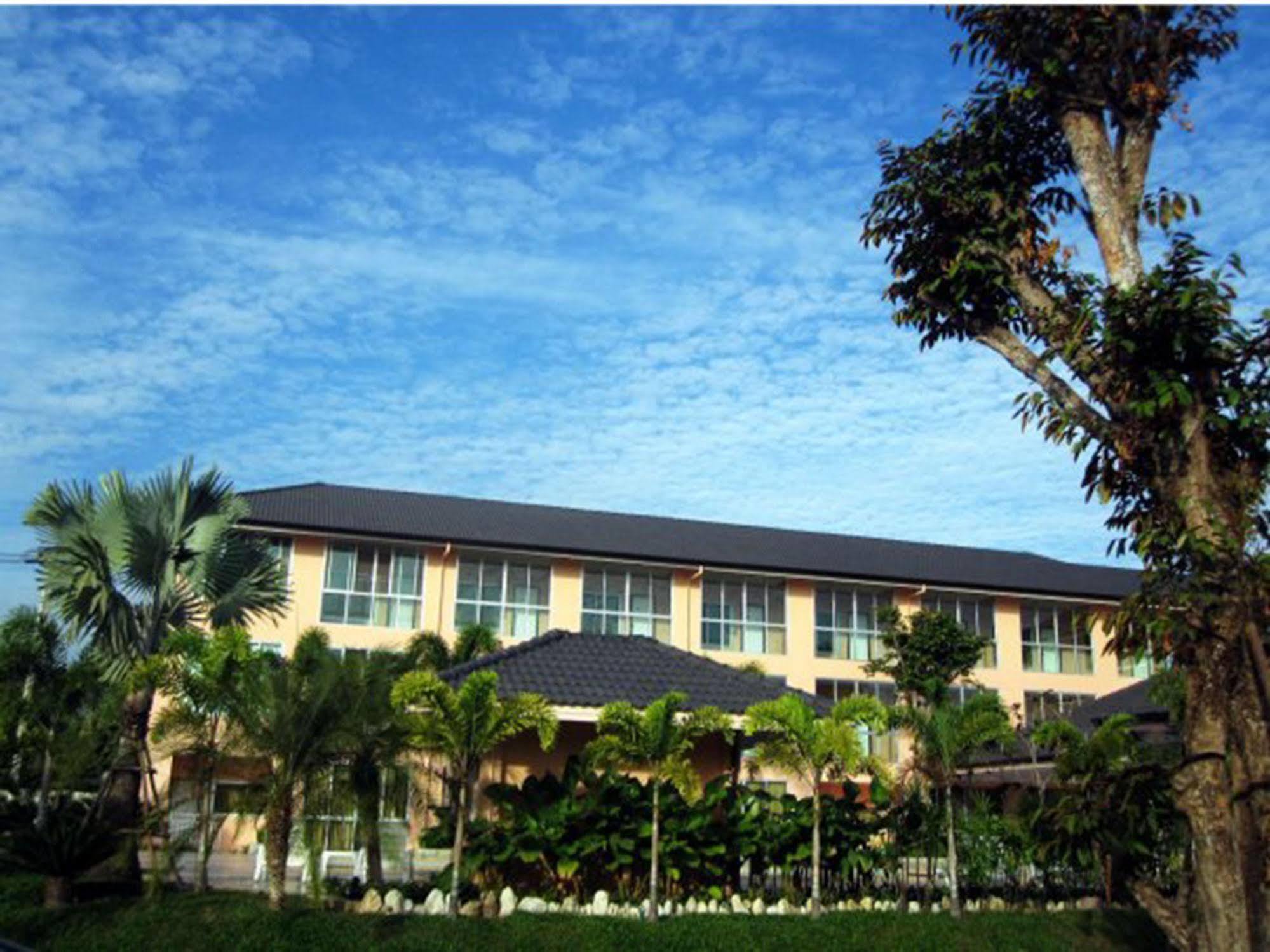 The Victory Hotel Ban Muang Daeng المظهر الخارجي الصورة