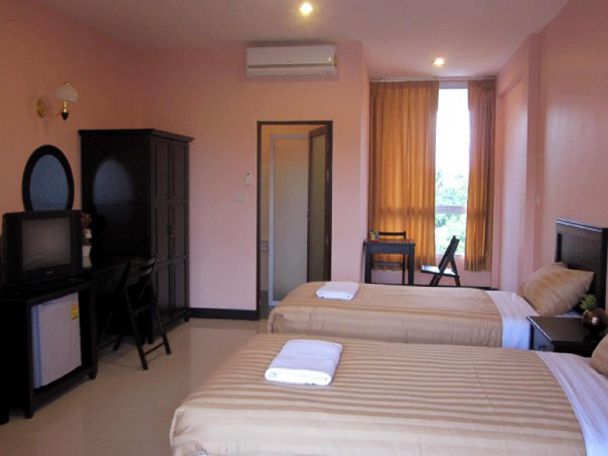 The Victory Hotel Ban Muang Daeng المظهر الخارجي الصورة